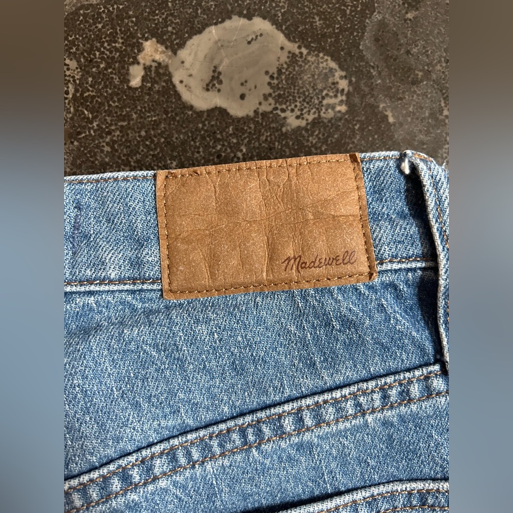 Madewell | The Perfect Vintage Jean in Earlside Wash: Raw Hem Edition - Picture 12 of 13